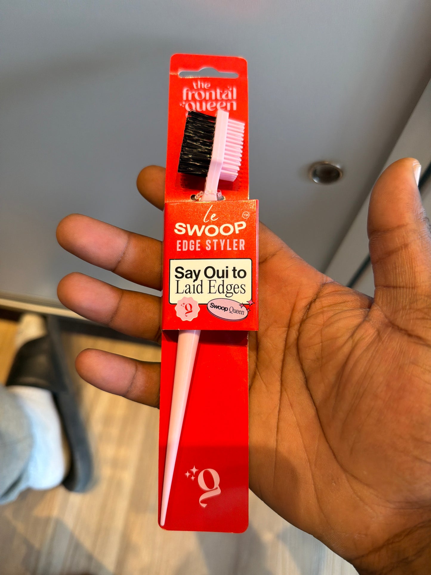 Le swoop edge brush