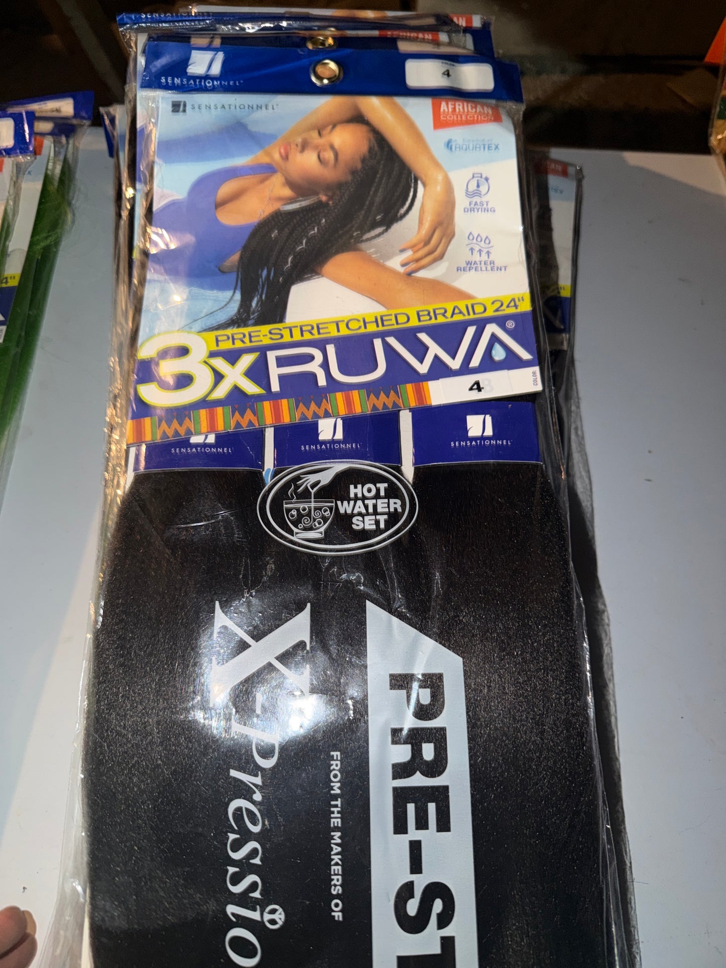 X-Pression RUWA 3X Pre-Stretched Braiding Hair 24” – Color 4