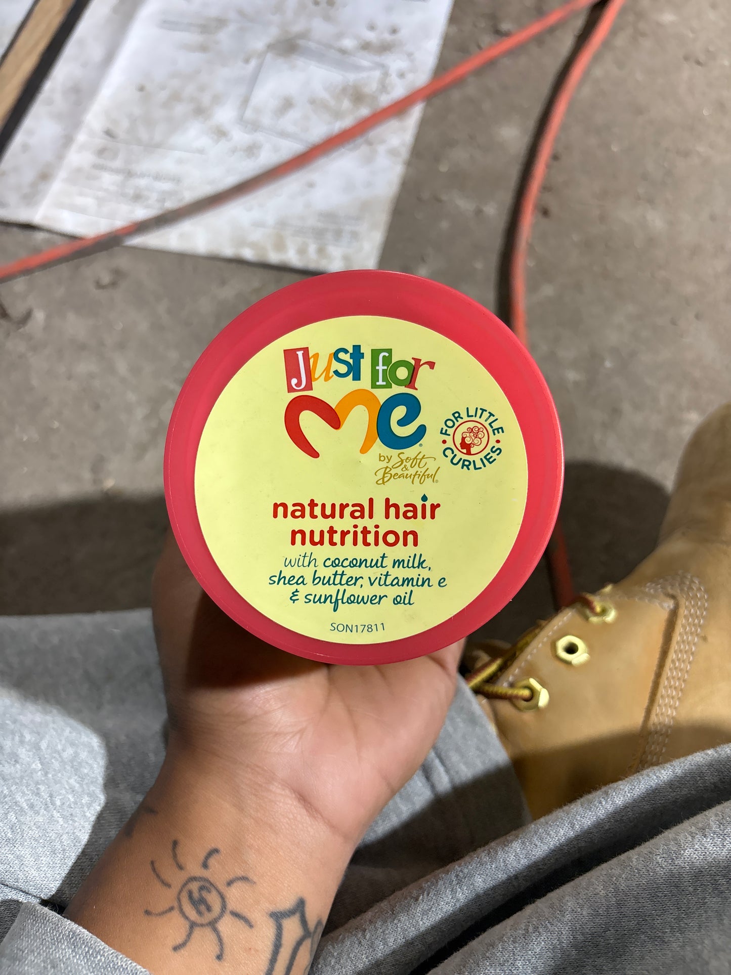 JUST FOR ME-Nourishing leave-in Conditioner with coconut milk, Shea butter, vitamin E, and sunflower oil