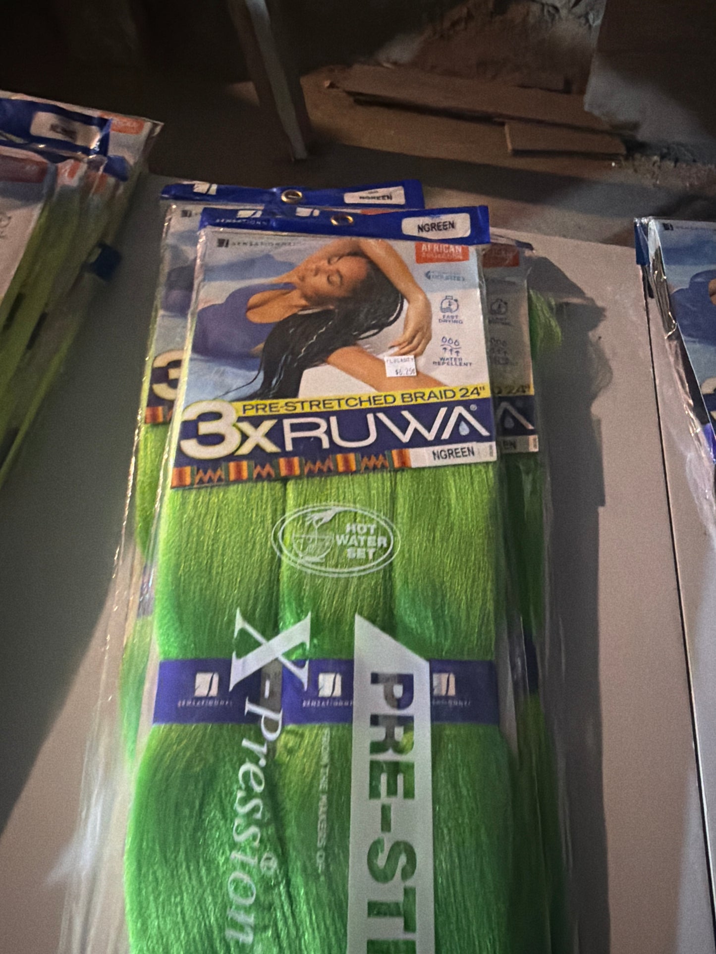 X-Pression RUWA 3X Pre-Stretched Braiding Hair 24” – Color NGreen
