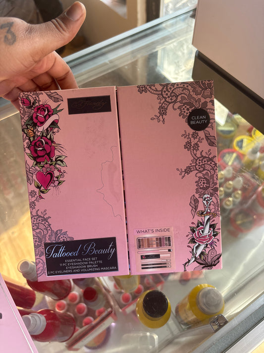 ED HARDY- Tattooed Beauty Essential Face Set 11Pc Eyeshadow Palette