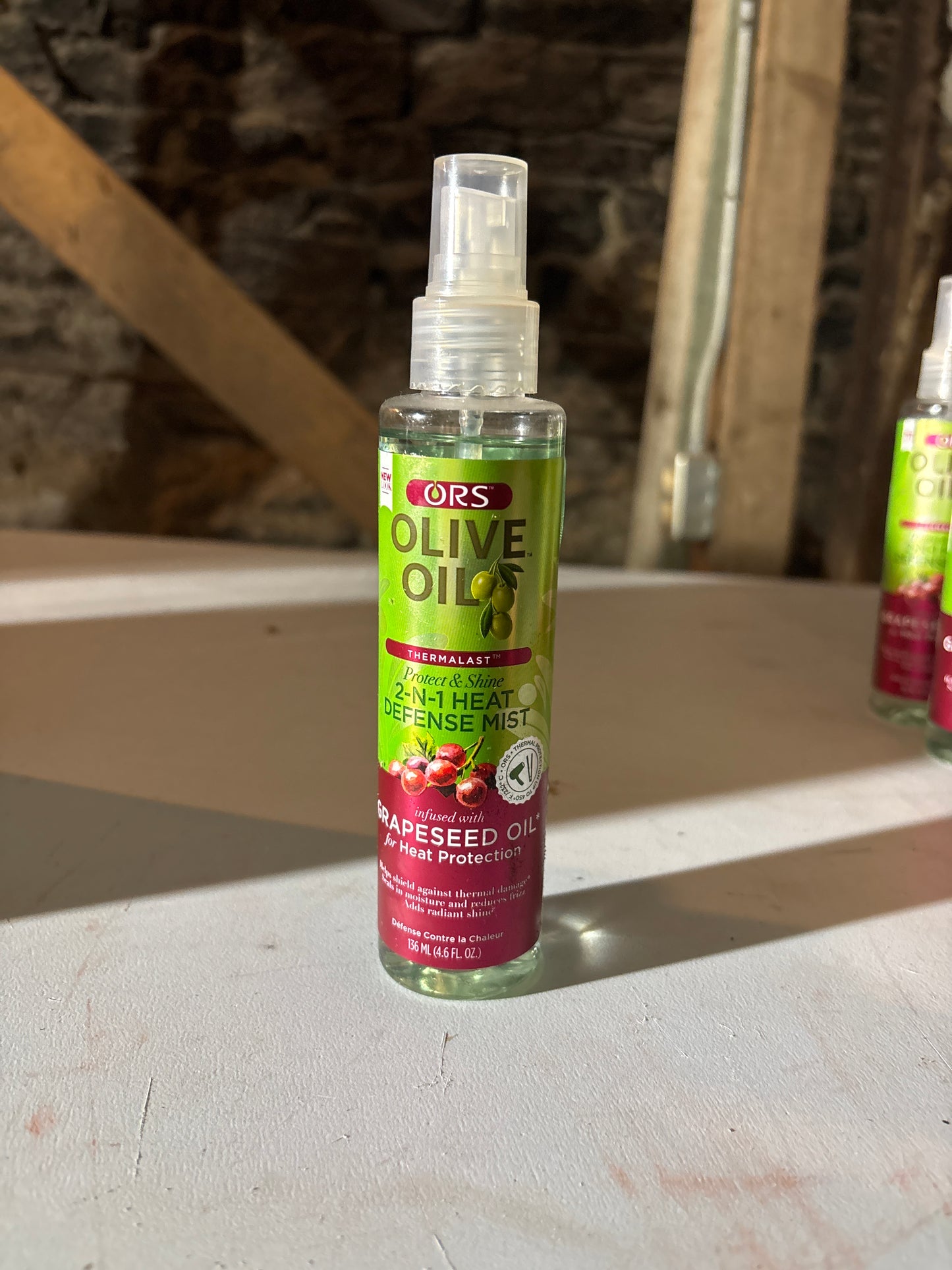 ORS OLIVE OIL- Thermalast Protect and Shine 2 in 1 Heat Defense Mist