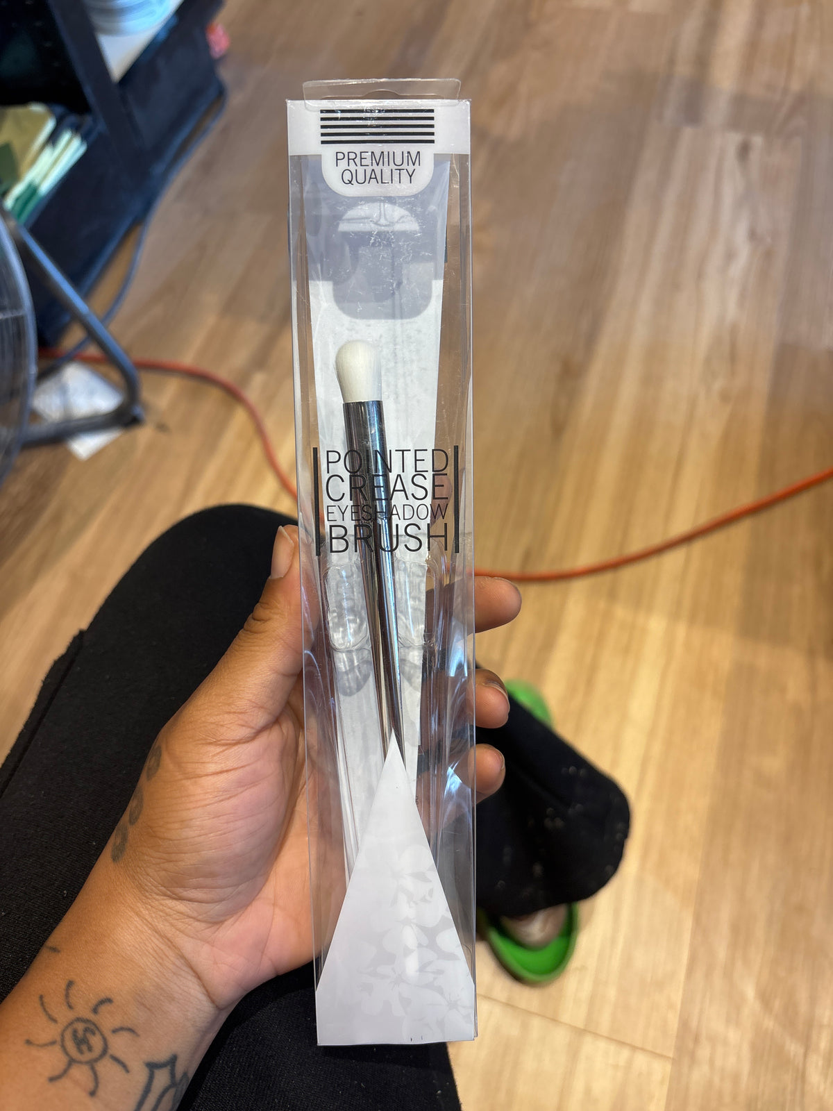 Premium Quality Pointed Crease Eyeshadow Brush
