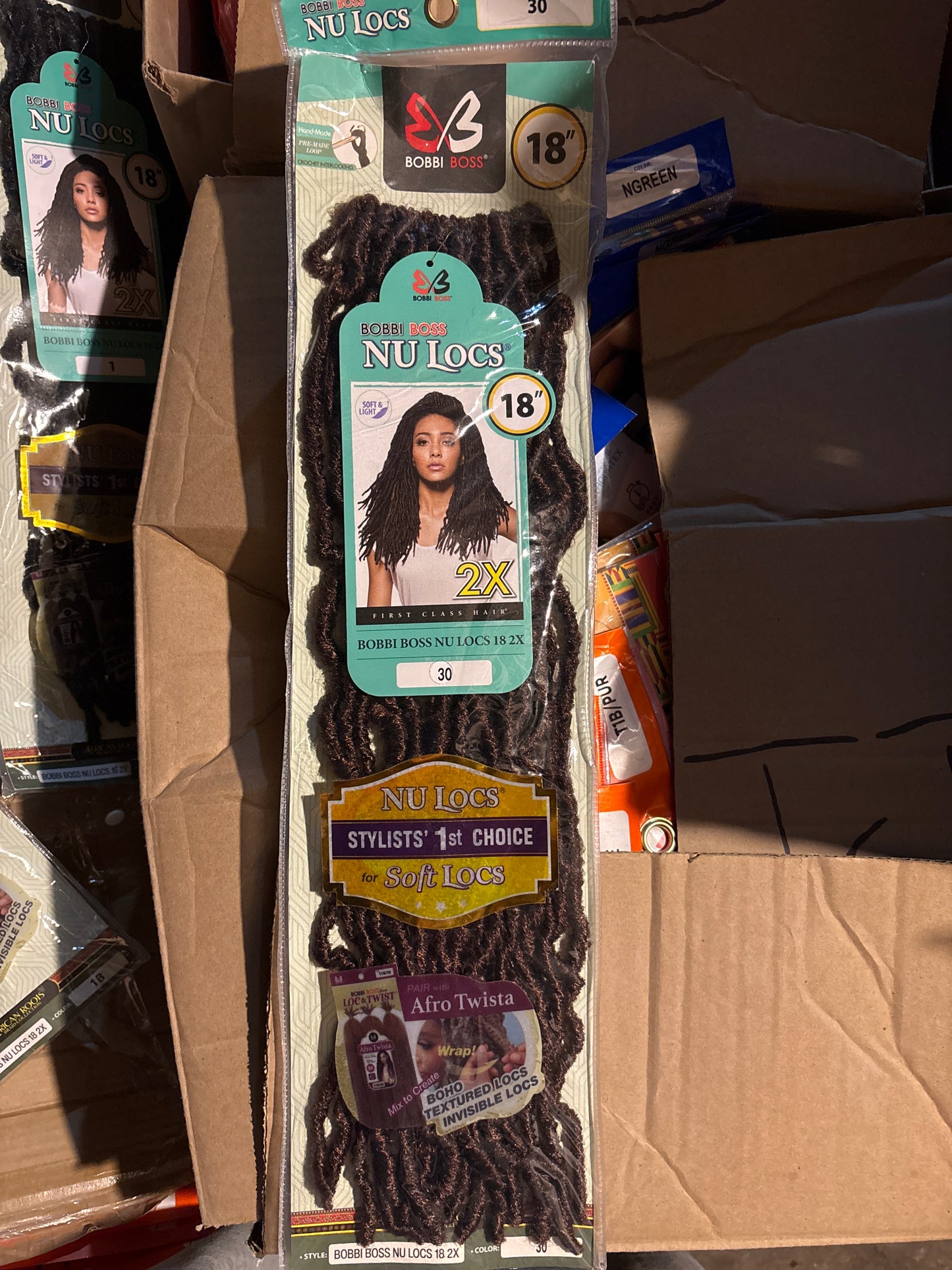 Bobbi Boss NU LOCS 18” 2X Soft Locs – Color 30-