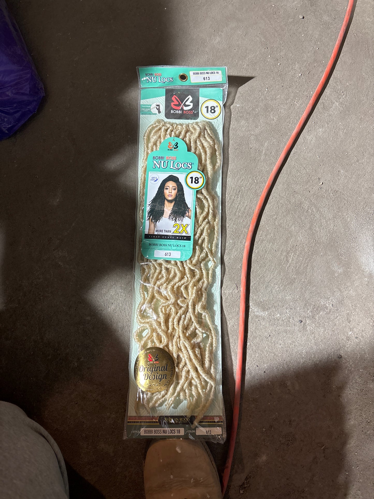 Bobbi Boss NU LOCS 18” 2X Soft Locs – Color 613-