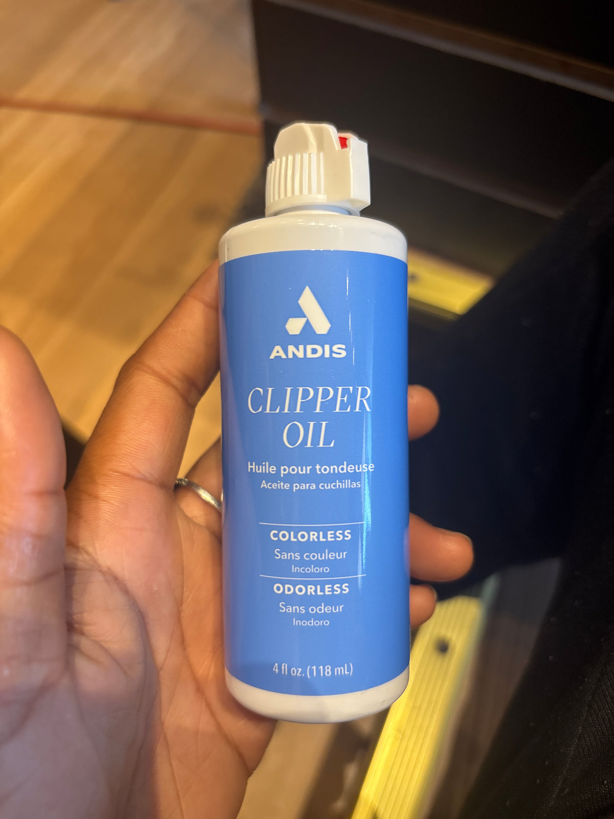 ANDIS- Clipper Oil Colorless and Odorless 4Floz.(118ml)